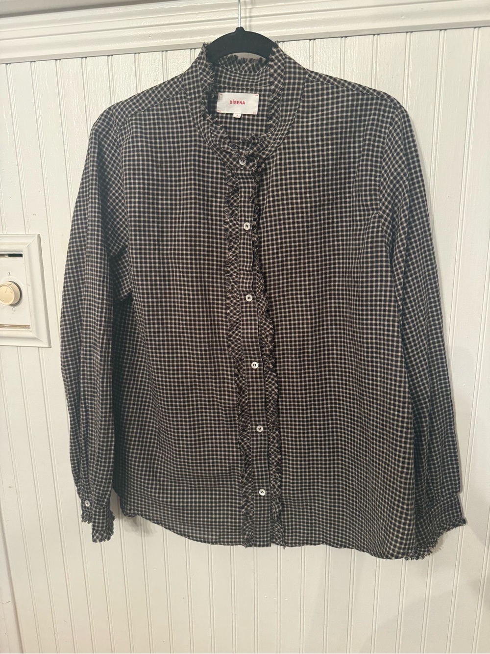 XiRena Amelie Button up Medium Blouse